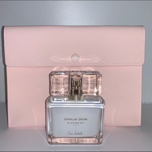 Givenchy Dahlia Divin Initiale 2.5